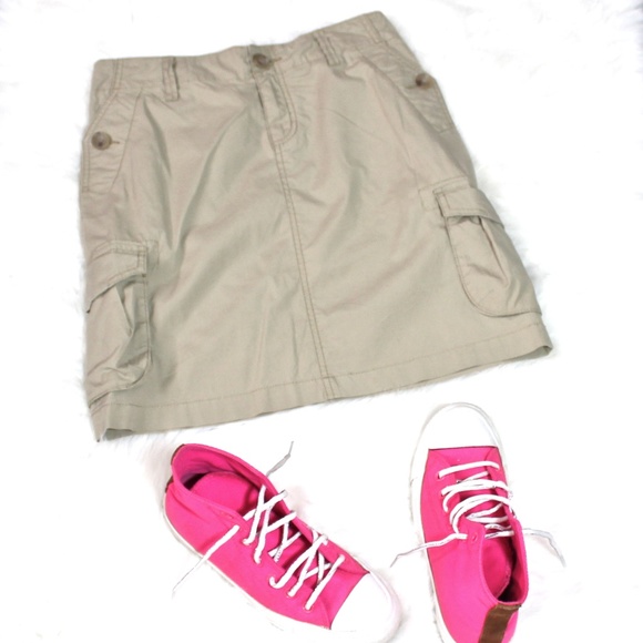 Banana Republic Dresses & Skirts - PRICE⬇️FIRM--Near NEW BR Khaki Cargo Skirt